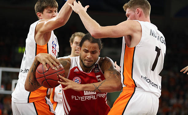 与低于30 与低于30