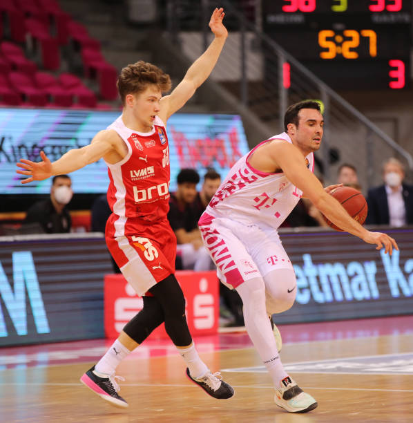 加盟纽卡 加盟纽卡